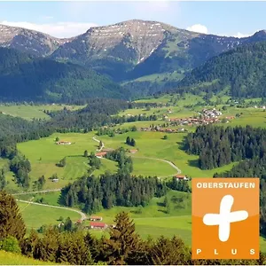ferienwohnungen-am-schlossberg-oberstaufen.com-bavaria.com/